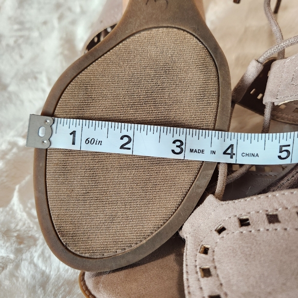 Madden Girl Rally Taupe Lace Up Wedge Peep Toe Sandals Size 9.5 - Picture 11 of 12